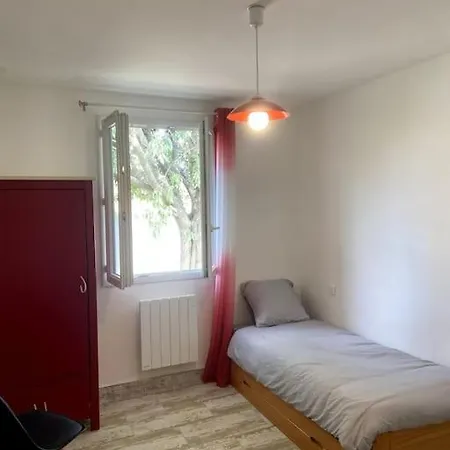 Charmante Maison Au Pied Du Luberon *